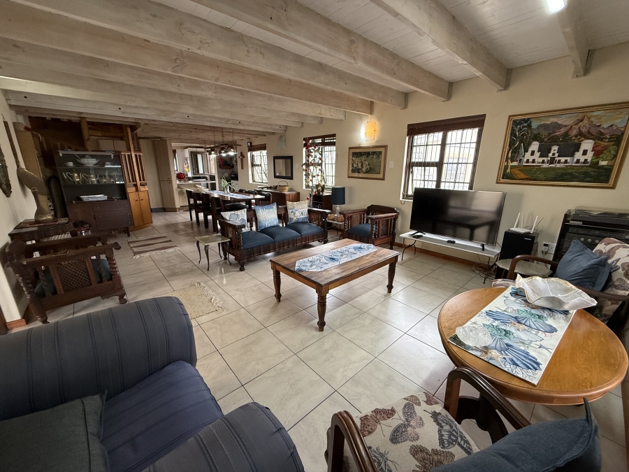 4 Bedroom Property for Sale in Vakansieplaas Western Cape